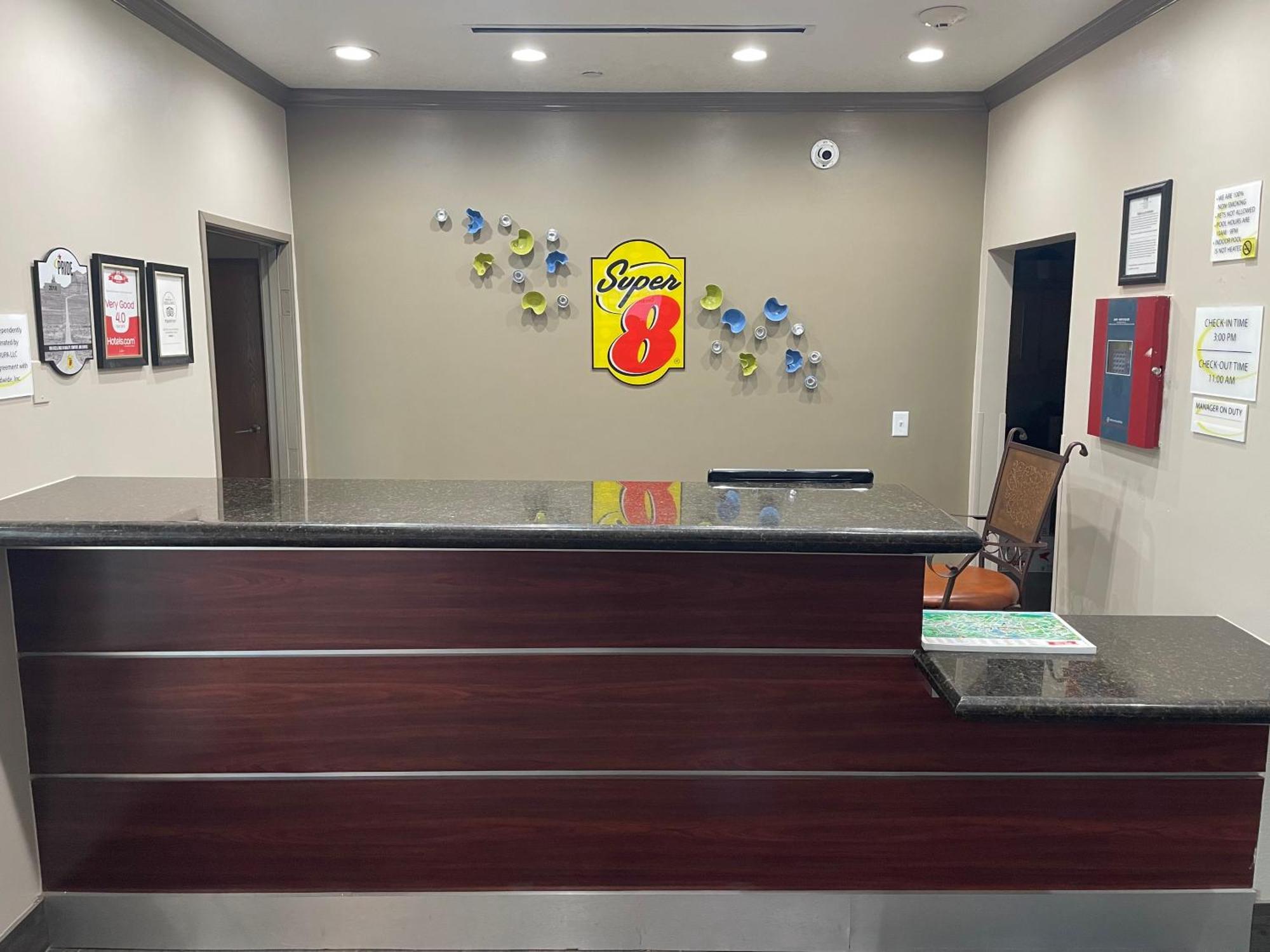 Hotel Super 8 By Wyndham San Antonio/Alamodome Area Exterior foto